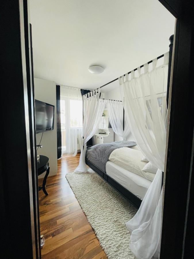 Little Cute Homey Apartman Satu Mare Exterior foto